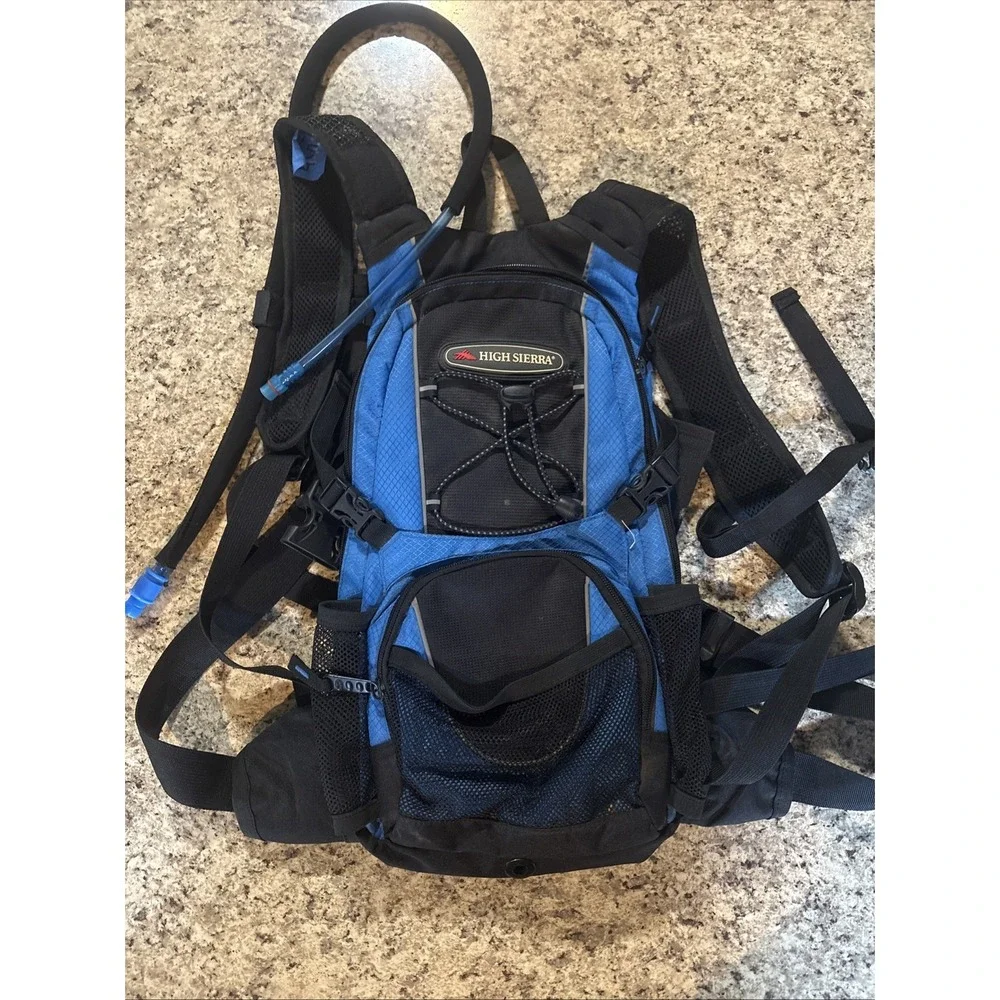High Sierra Airflow 2L Blue/Black Hiking Backpack w/ Hip & Chest Belt /w Bladder
